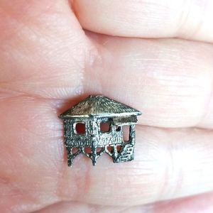 ISLAND HUT HOUSE STERLING SILVER lapel pin or tie TAC Vintage